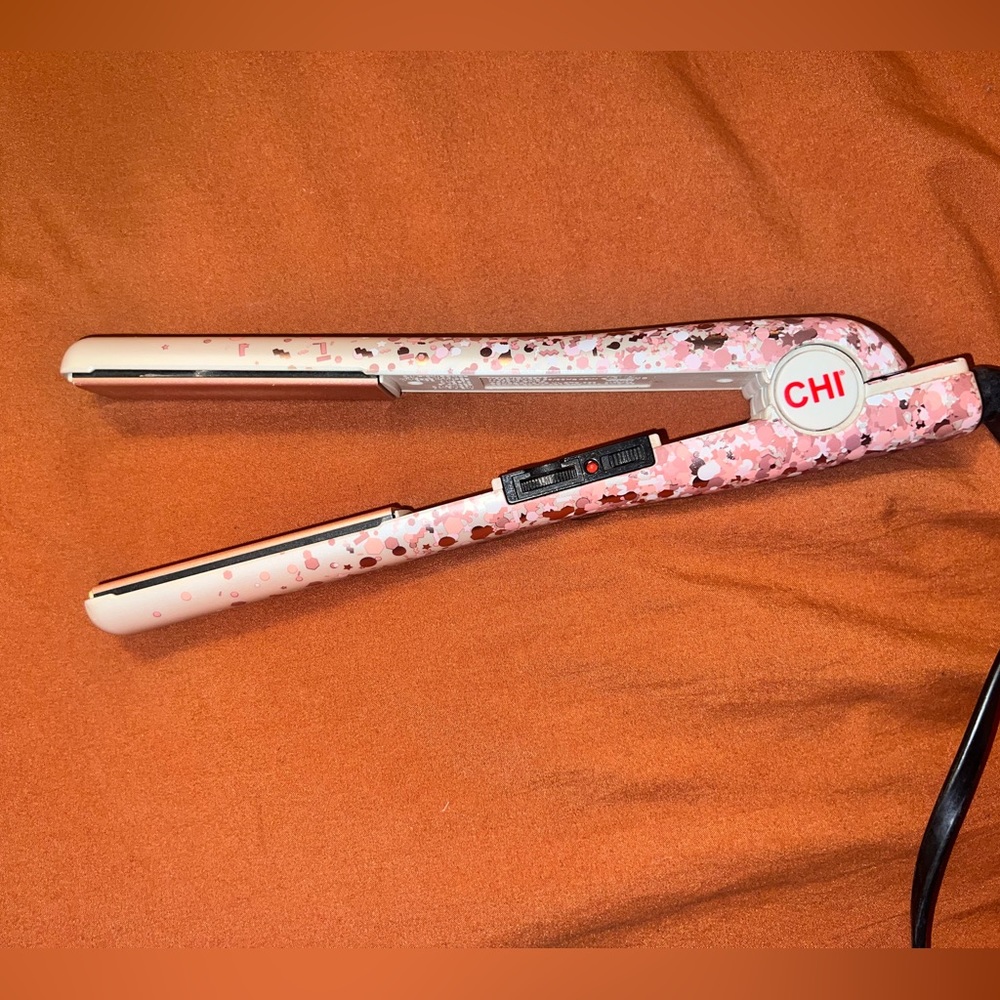 CHI hair straightener
